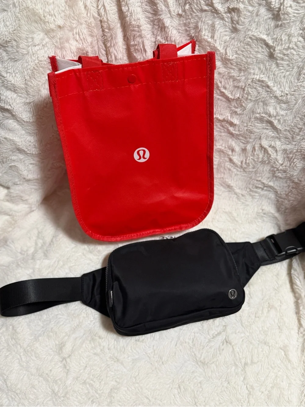 NWOT! lululemon athletica Black Nylon Belt Bag with Logo Accent